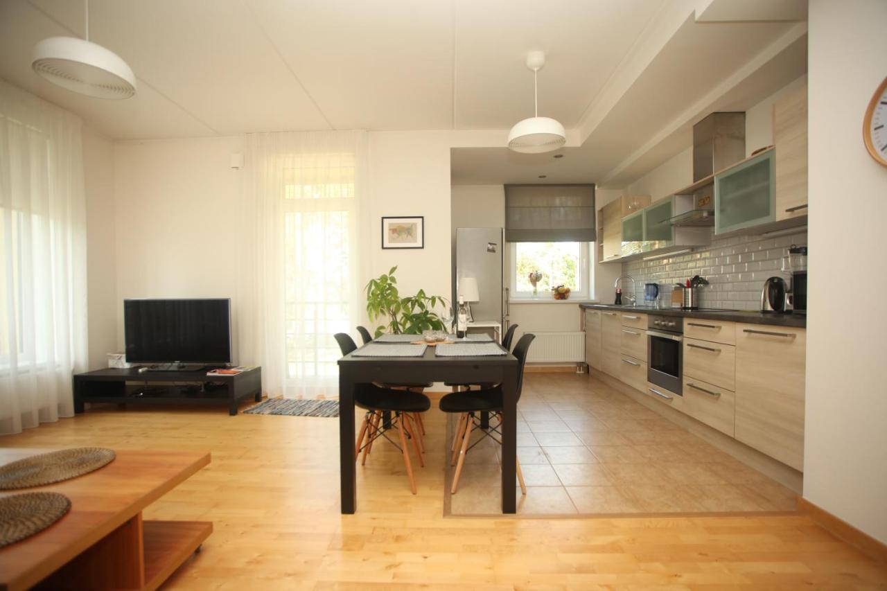 Cozy Home Apartment Kaivas, Free Parking, Self Check-In Riga Exterior photo